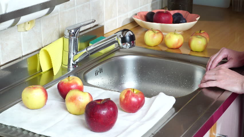 Dicas de como reduzir os agrotóxicos das frutas antes de comer