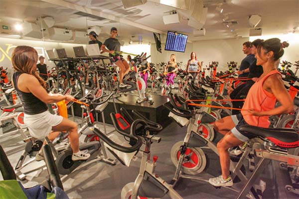 academias só com bicicletas popularizam-se em são paulo