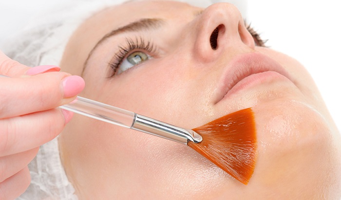 Peeling químico para rejuvenescimento facial e tratamento contra rugas