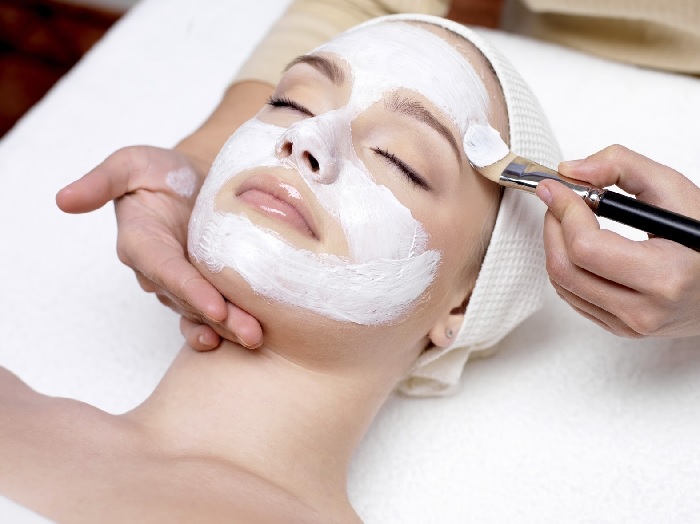 Saiba como é feito o tratamento de limpeza de pele 