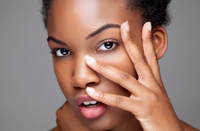 Saiba como funciona o tratamento de verrugas na pele negra